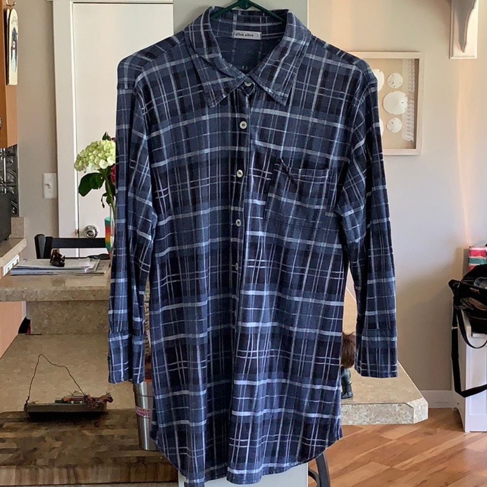 allen allen Button Down Navy Lightweight Flannel L